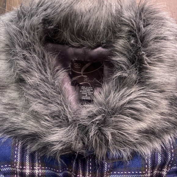 Ezekiel Blue Women’s Plaid Coat With Faux Fur Coat Size S - Picture 5 of 9